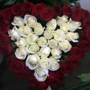 51 троянда у формі серця у Тернополі фото