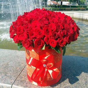 фото букета 101 червона троянда в коробці