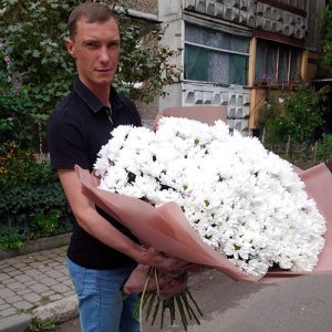 великий букет білих хризантем у Тернополі фото