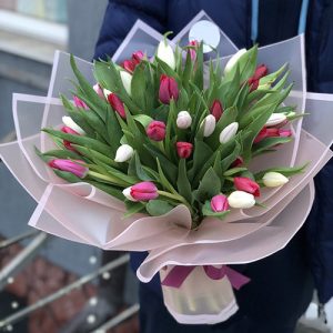 букет белых и розовых тюльпанов фото