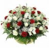 Фото товара 100 червоно-білих троянд у кошику у Тернополі