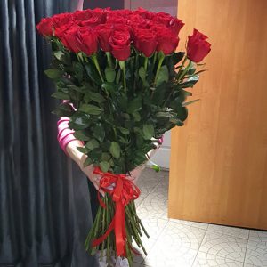 25 высоких импортных роз в Тернополе фото